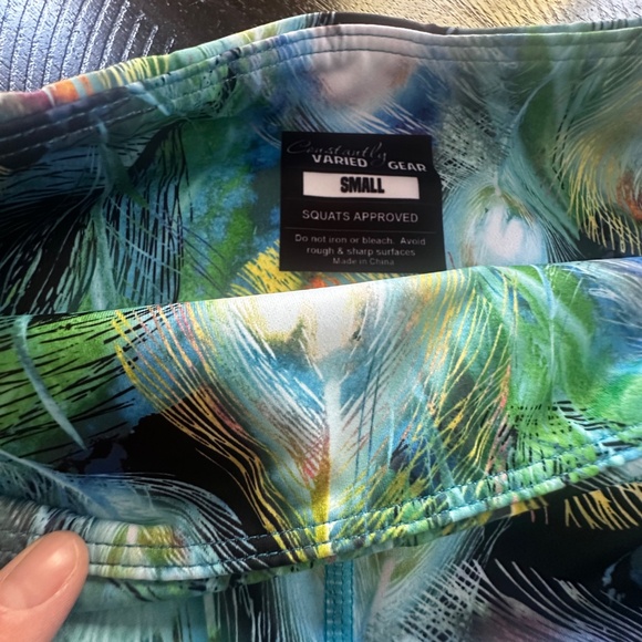 CVG Peacock Leggings - Picture 3 of 5